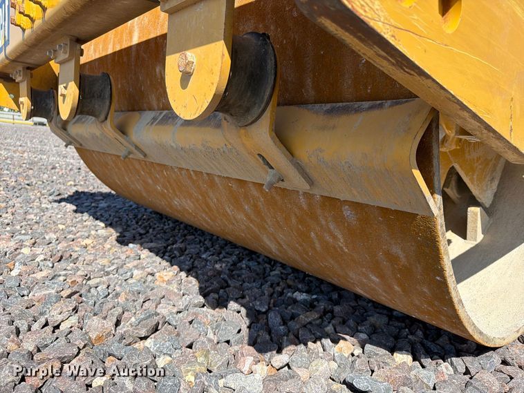 image for item YA4576 2019 Caterpillar CS56B single drum vibratory roller