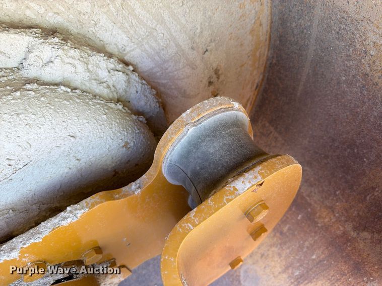 image for item YA4576 2019 Caterpillar CS56B single drum vibratory roller