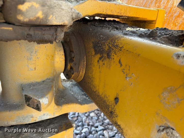 image for item YA4576 2019 Caterpillar CS56B single drum vibratory roller