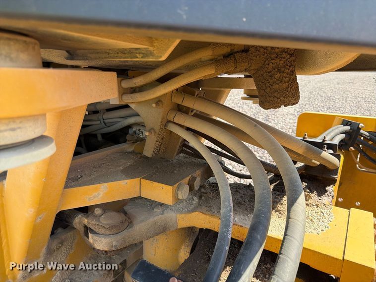 image for item YA4576 2019 Caterpillar CS56B single drum vibratory roller
