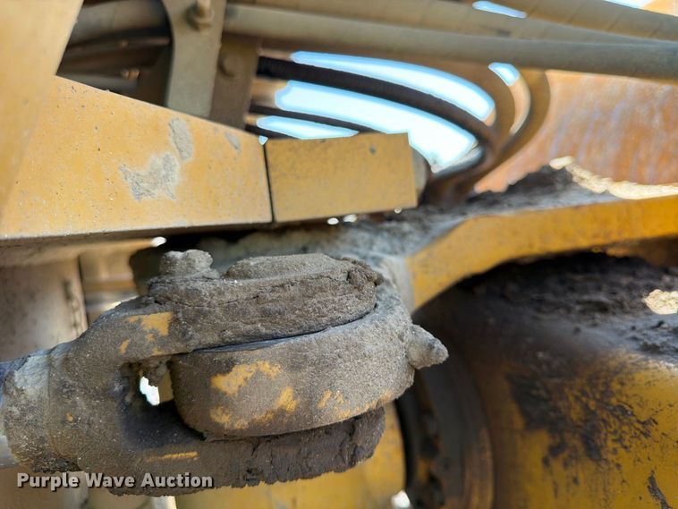 image for item YA4576 2019 Caterpillar CS56B single drum vibratory roller