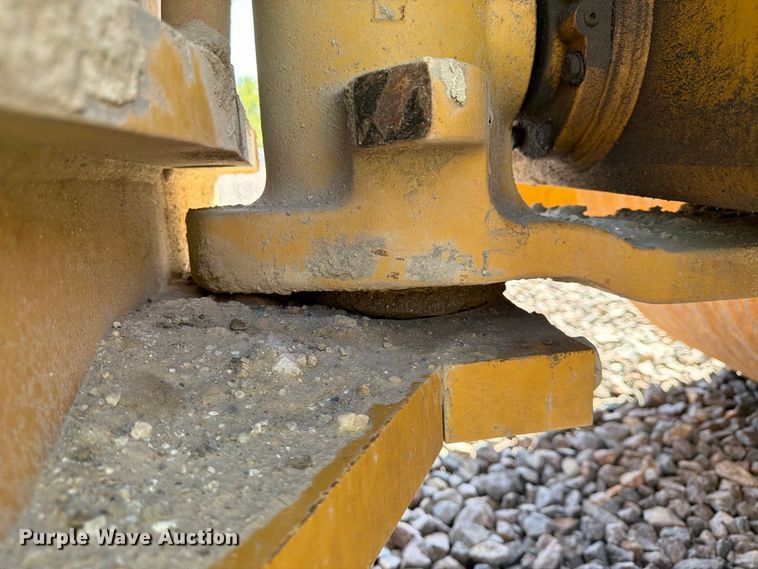 image for item YA4576 2019 Caterpillar CS56B single drum vibratory roller