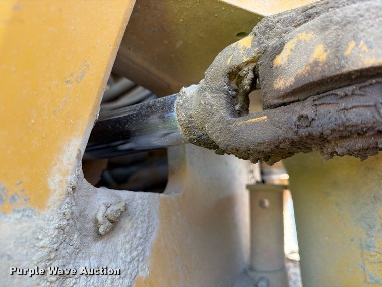image for item YA4576 2019 Caterpillar CS56B single drum vibratory roller