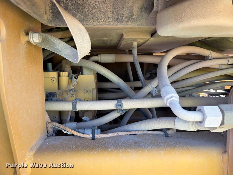 image for item YA4576 2019 Caterpillar CS56B single drum vibratory roller