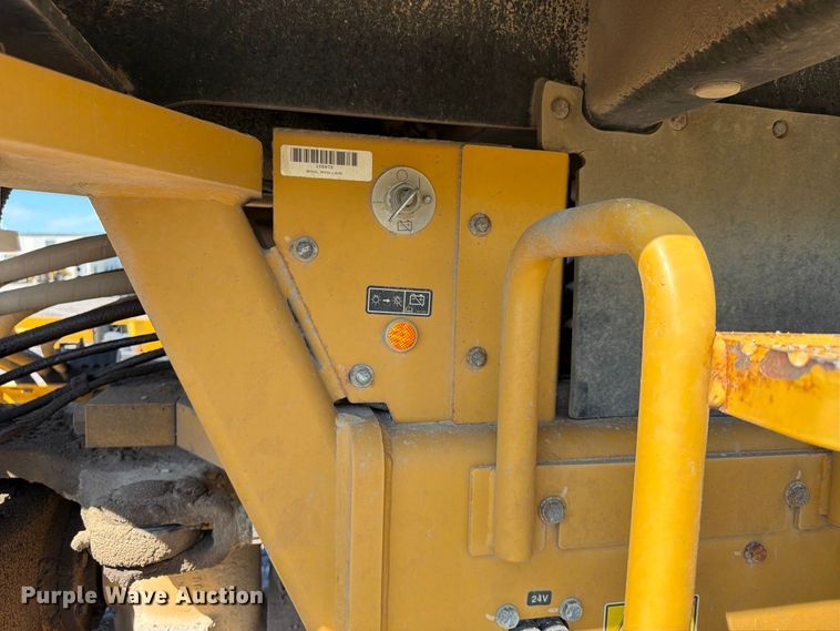 image for item YA4576 2019 Caterpillar CS56B single drum vibratory roller