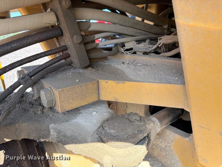 image for item YA4576 2019 Caterpillar CS56B single drum vibratory roller