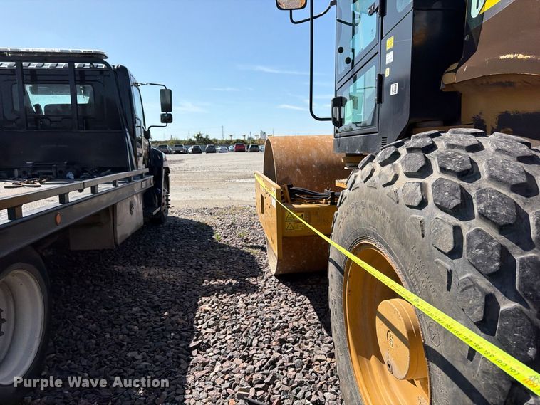 image for item YA4576 2019 Caterpillar CS56B single drum vibratory roller