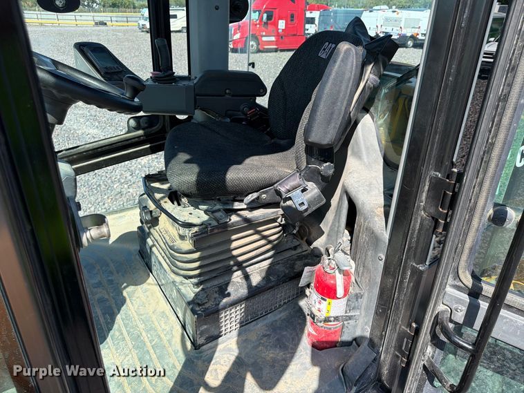 image for item YA4576 2019 Caterpillar CS56B single drum vibratory roller