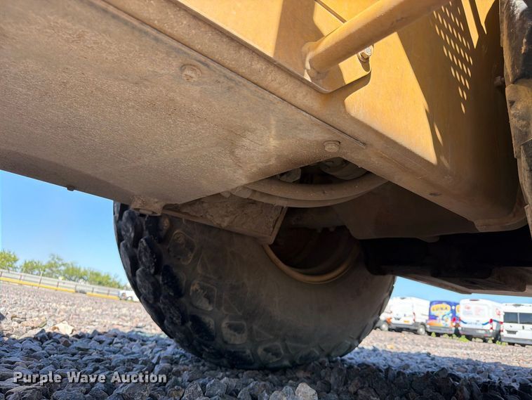 image for item YA4576 2019 Caterpillar CS56B single drum vibratory roller