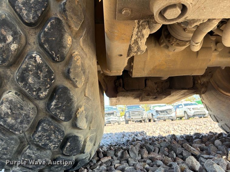 image for item YA4576 2019 Caterpillar CS56B single drum vibratory roller