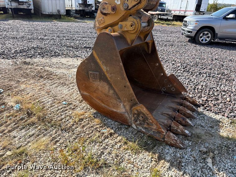 image for item YA4577 2019 Caterpillar 335FL CR excavator