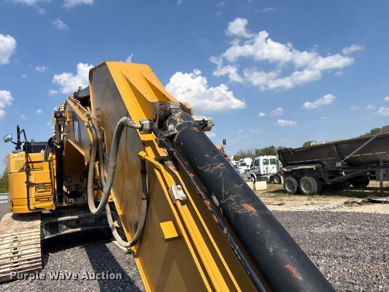 image for item YA4577 2019 Caterpillar 335FL CR excavator