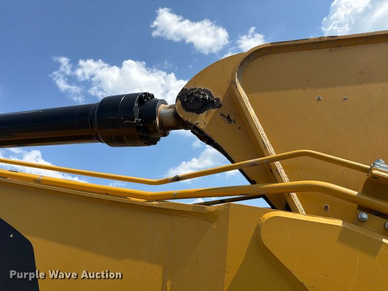 image for item YA4577 2019 Caterpillar 335FL CR excavator