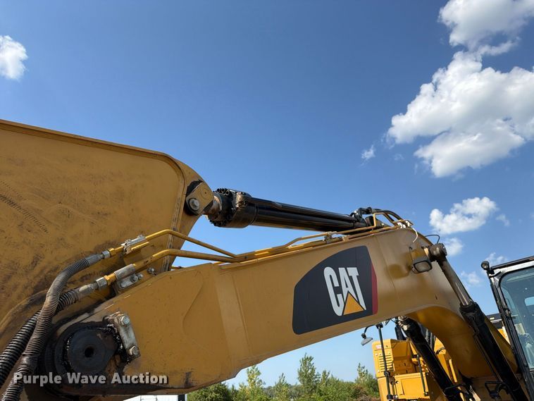 image for item YA4577 2019 Caterpillar 335FL CR excavator