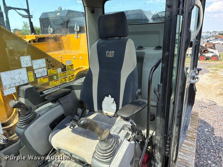 image for item YA4577 2019 Caterpillar 335FL CR excavator