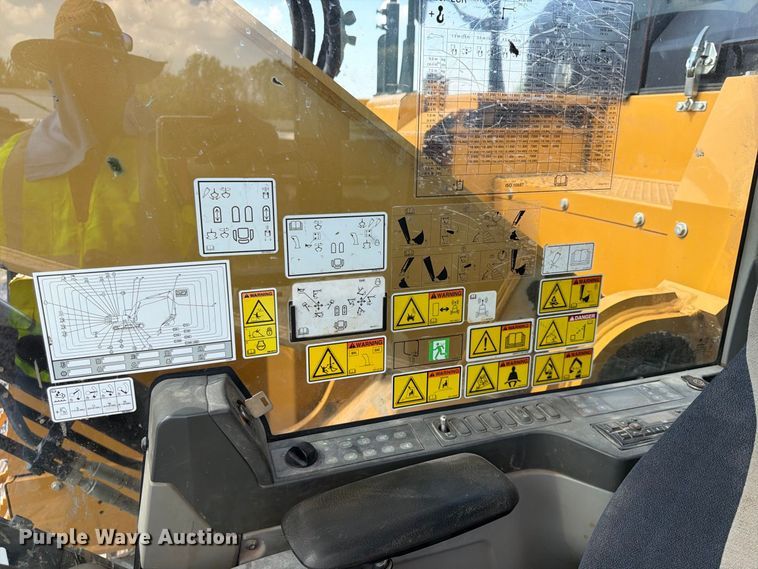 image for item YA4577 2019 Caterpillar 335FL CR excavator