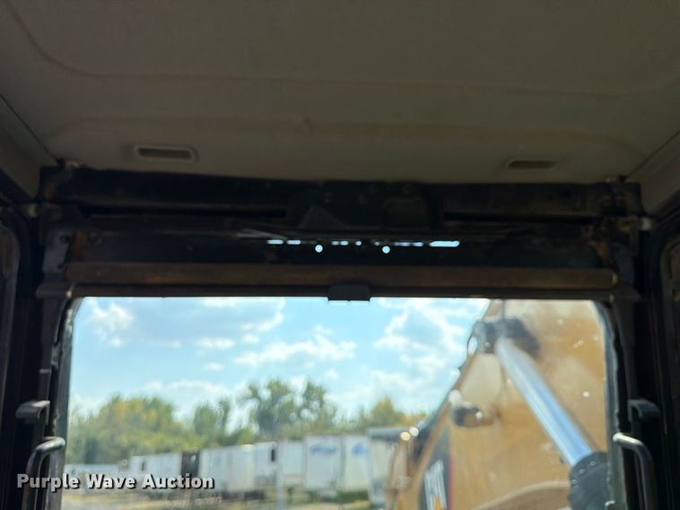image for item YA4577 2019 Caterpillar 335FL CR excavator