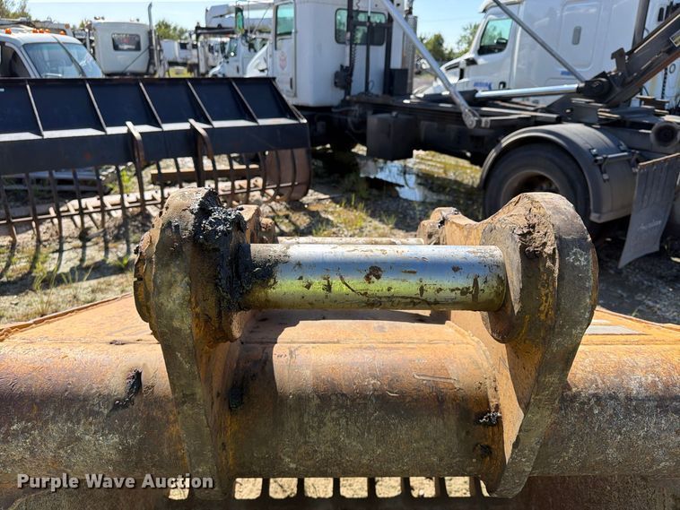 image for item YA4578 Rockland excavator rock bucket