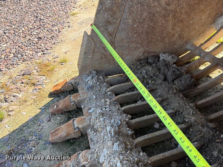 image for item YA4578 Rockland excavator rock bucket