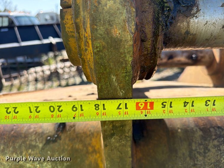 image for item YA4578 Rockland excavator rock bucket