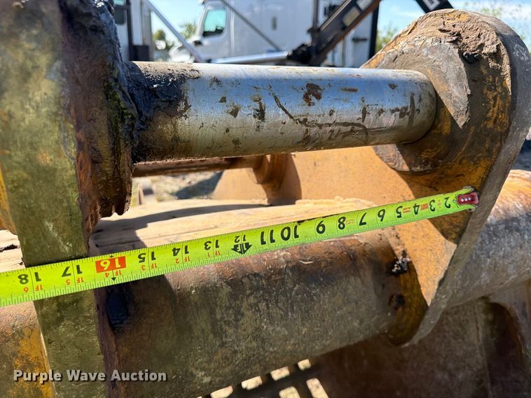 image for item YA4578 Rockland excavator rock bucket