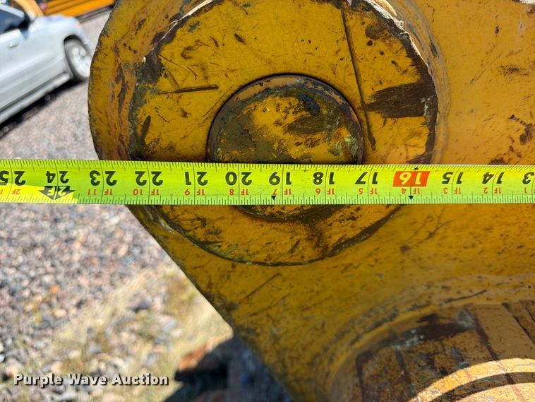 image for item YA4578 Rockland excavator rock bucket
