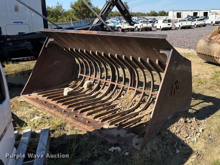 Loader rock bucket