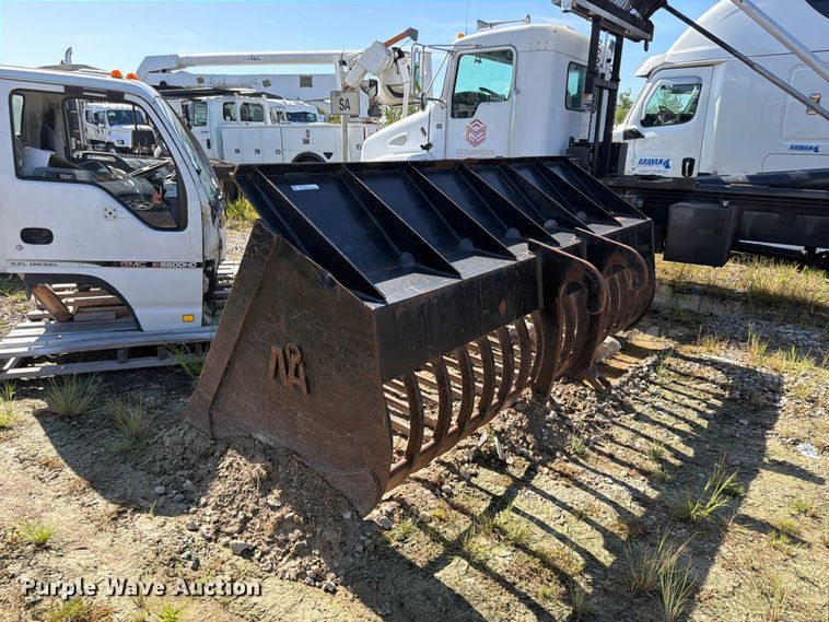 image for item YA4579 Loader rock bucket