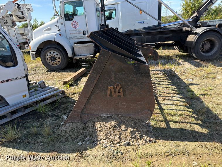image for item YA4579 Loader rock bucket