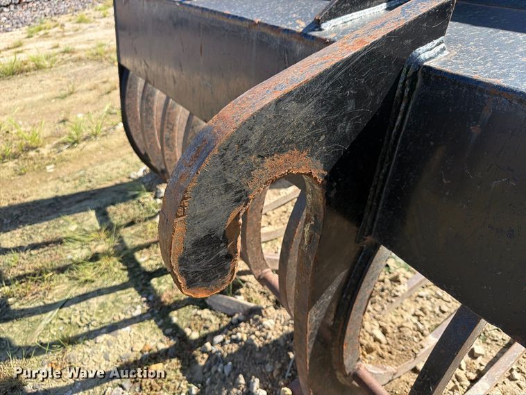 image for item YA4579 Loader rock bucket