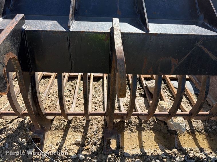 image for item YA4579 Loader rock bucket