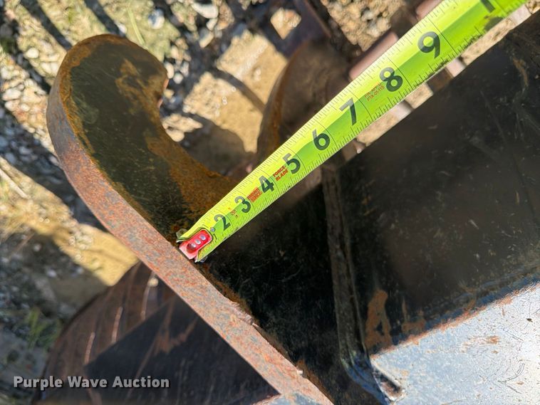image for item YA4579 Loader rock bucket