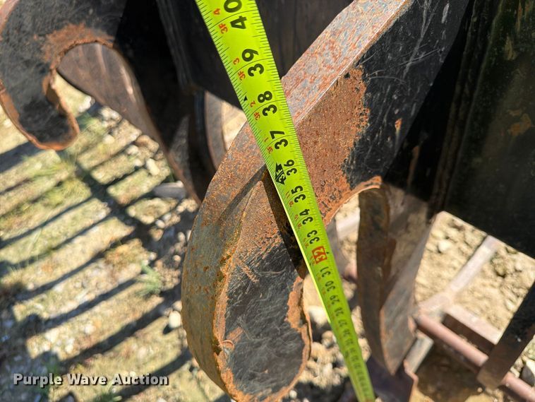 image for item YA4579 Loader rock bucket