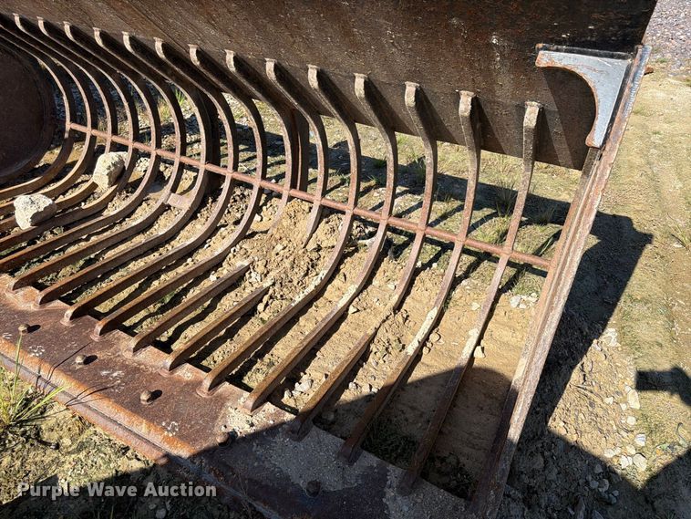 image for item YA4579 Loader rock bucket
