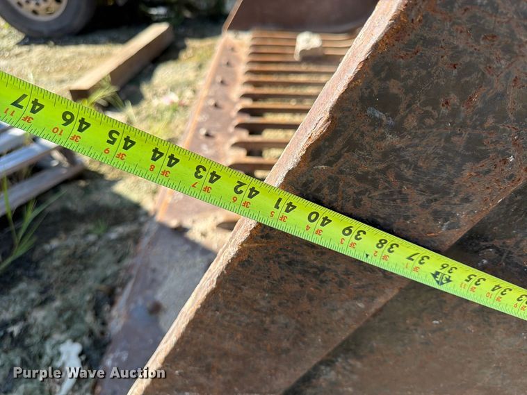 image for item YA4579 Loader rock bucket