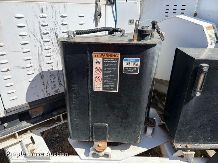 image for item YA4590 2017 Altec DC1317 wood chipper