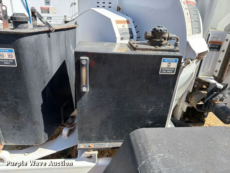 image for item YA4590 2017 Altec DC1317 wood chipper