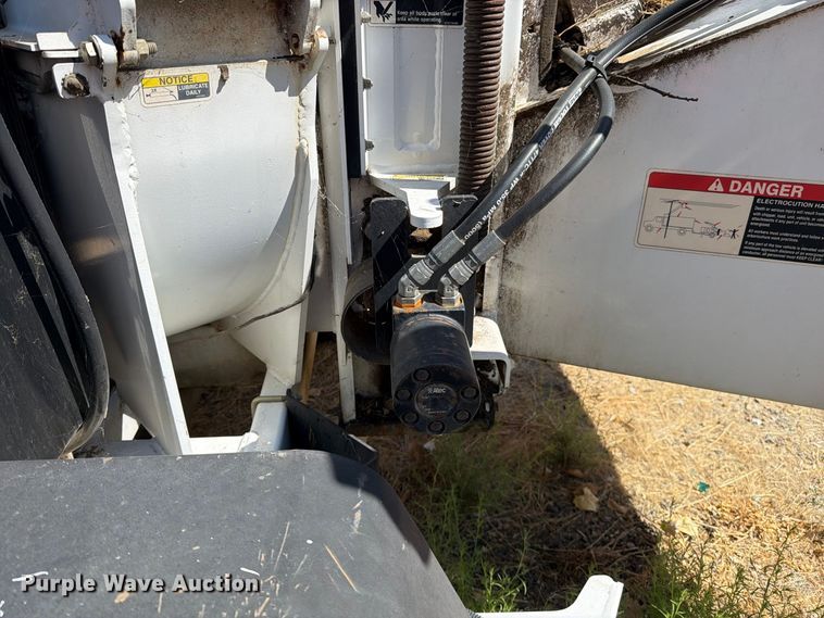 image for item YA4590 2017 Altec DC1317 wood chipper