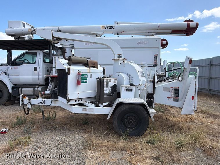 image for item YA4593 2008 Altec DC1217 wood chipper