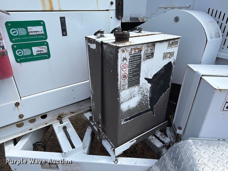 image for item YA4593 2008 Altec DC1217 wood chipper