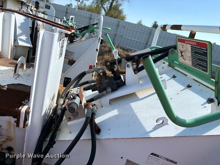 image for item YA4596 2009 Altec DC-912A wood chipper