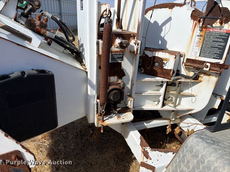 image for item YA4596 2009 Altec DC-912A wood chipper