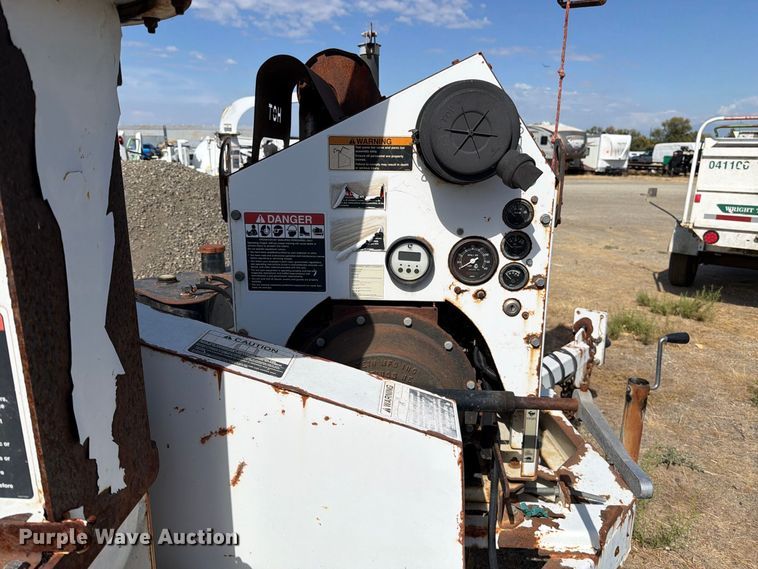 image for item YA4596 2009 Altec DC-912A wood chipper