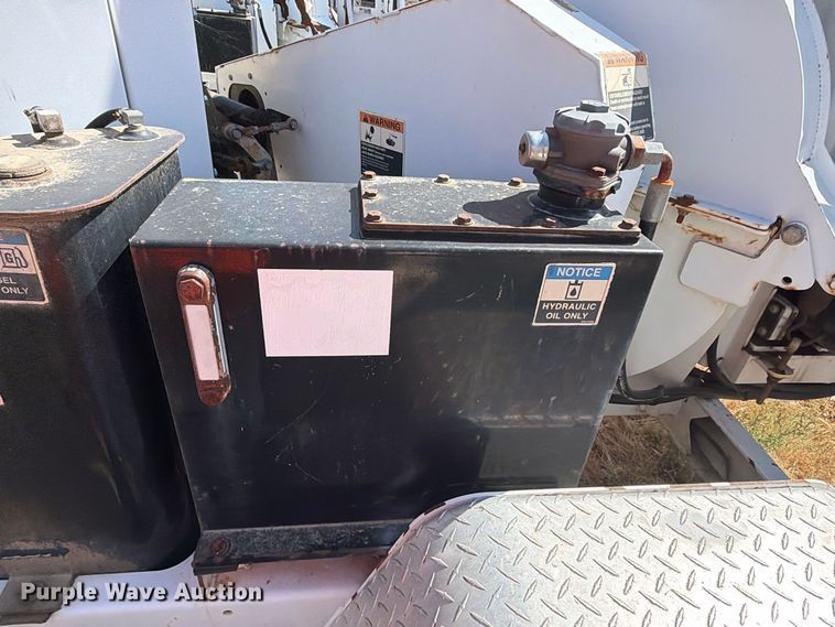 image for item YA4597 2011 Altec DC912A wood chipper