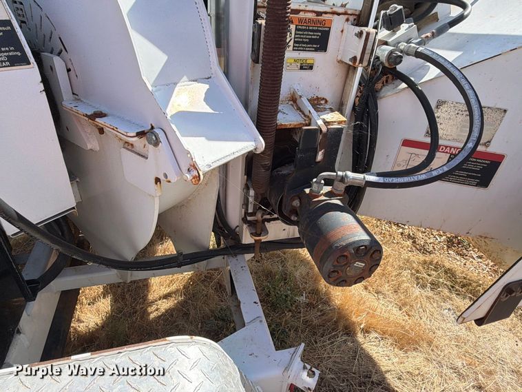 image for item YA4597 2011 Altec DC912A wood chipper