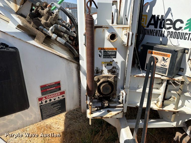 image for item YA4597 2011 Altec DC912A wood chipper