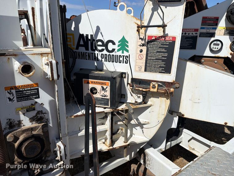 image for item YA4597 2011 Altec DC912A wood chipper