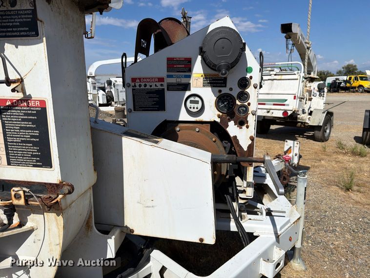 image for item YA4597 2011 Altec DC912A wood chipper