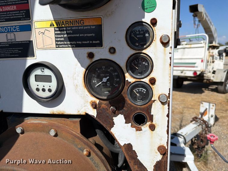 image for item YA4597 2011 Altec DC912A wood chipper