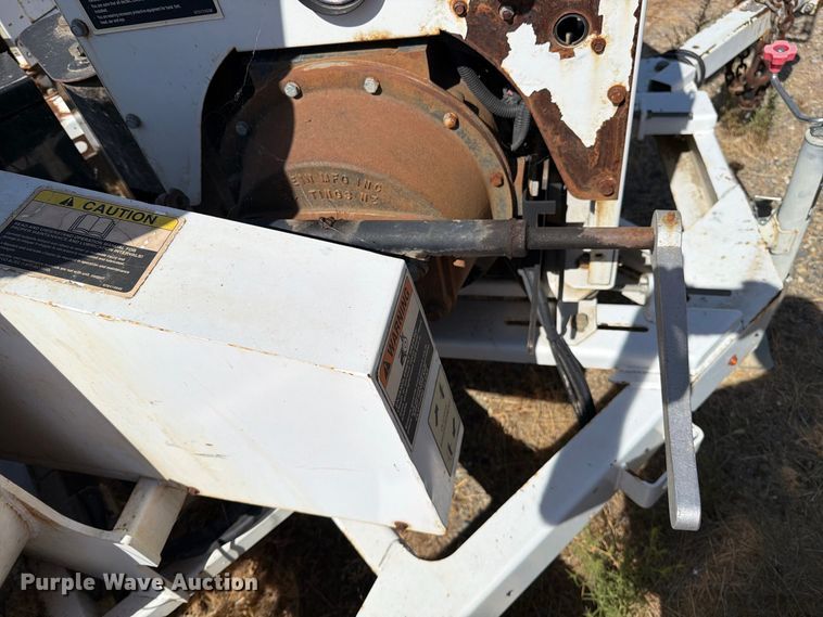 image for item YA4597 2011 Altec DC912A wood chipper